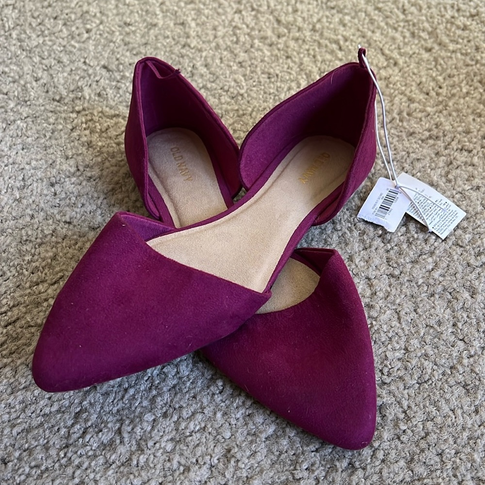NWT Old Navy Burgundy Faux Suede D’Orsay Ballet Flats. Size 8